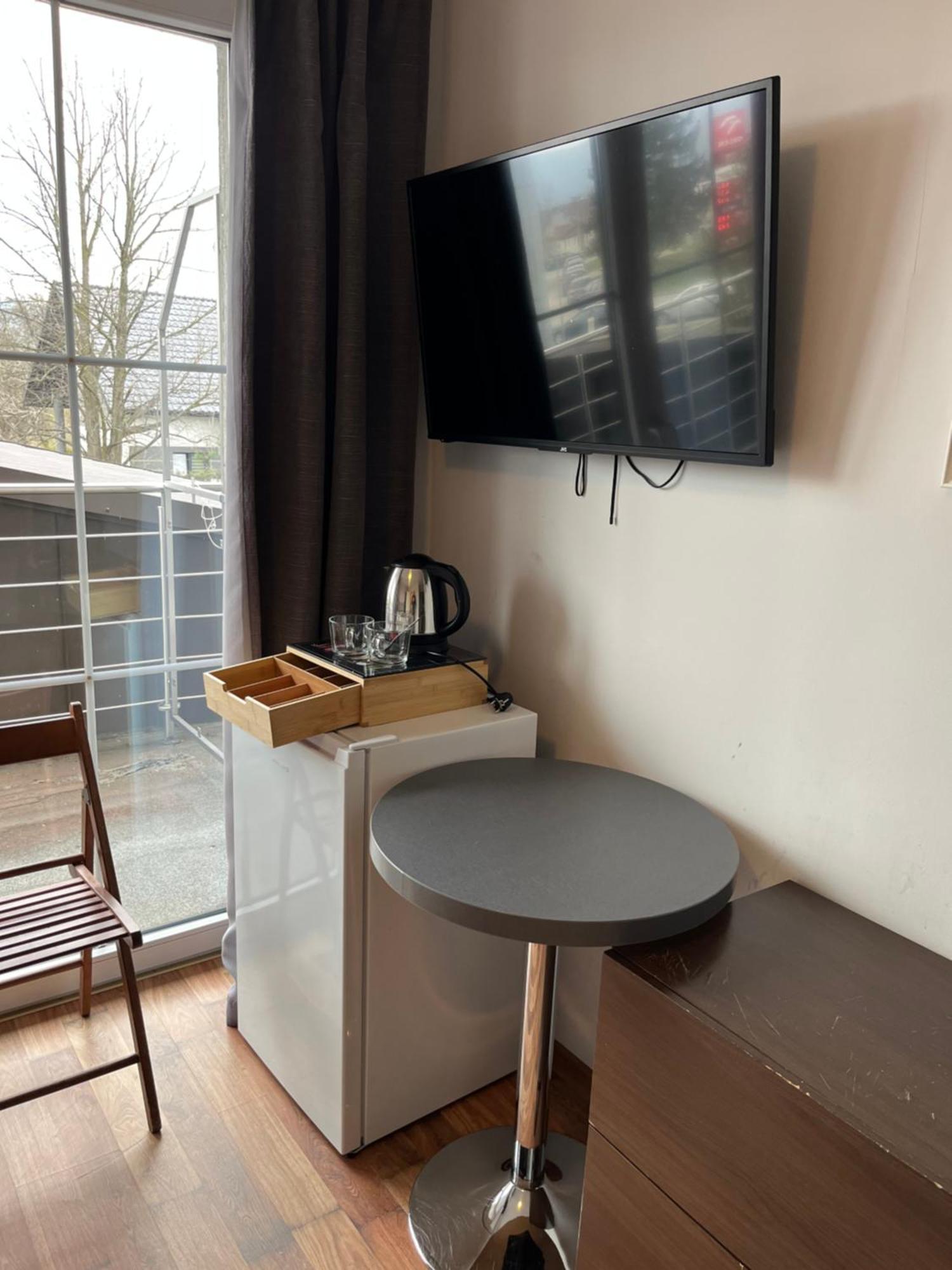 Route 7 Rooms Myślenice Εξωτερικό φωτογραφία