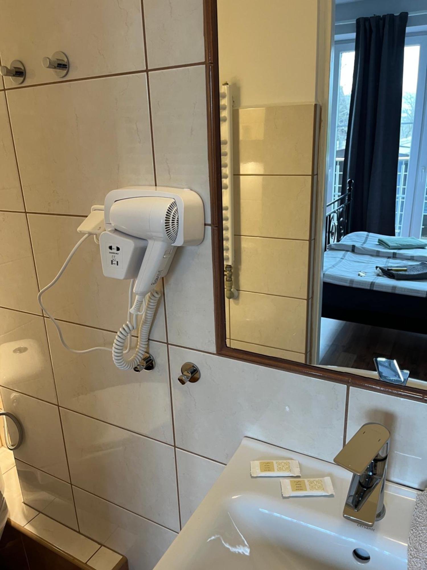 Route 7 Rooms Myślenice Εξωτερικό φωτογραφία